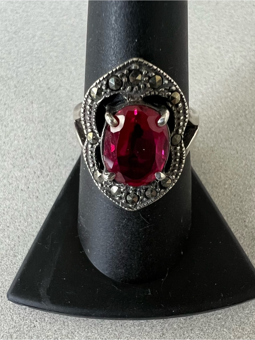 Vintage 925 Sterling Silver Pink Stone Marcasite Cocktail Ring Size 8 6.13g